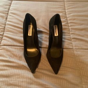 Steve Madden Black Suede Pumps